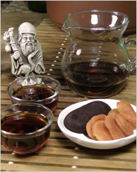 Сервировка - китайский черный чай пуэр 
