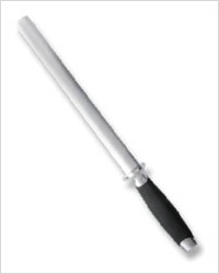 Стальной брус. Лезвие ножа следует регулярно править при помощи стального бруса или специального устройства.