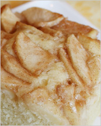 Пирог со сметаной и яблоками
