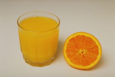 Почему на фруктовом соке из концентрата написано 100% сок?