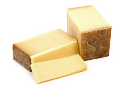 Твердый сыр не содержит лактозы.