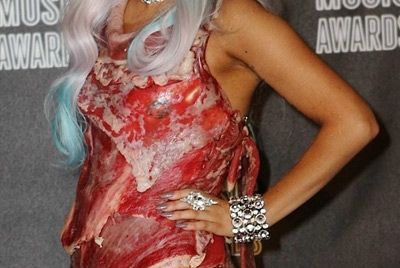 Мясное платье Леди Гага в Зале славы Рок-н-ролла