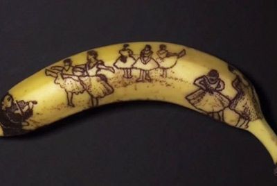 Бананы с татуировками