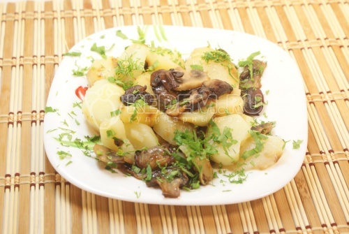 Картофель с шампиньонами. Кулинарный фото рецепт приготовления картофеля с грибами шампиньонами.