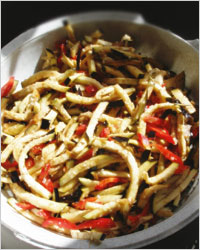 Баклажаны с овощами и капустой