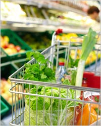 Продукты для похудения – корзина с овощами