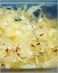  Капуста с солёными огурцами