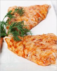 Горячие бутерброды с сыром, грибами, помидорами и луком 