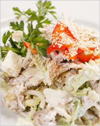 Салат с шампиньонами и курицей