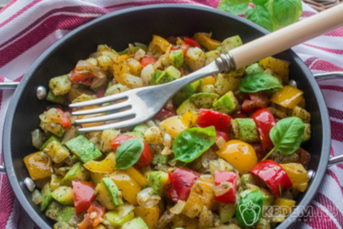 Овощное рагу с кабачками