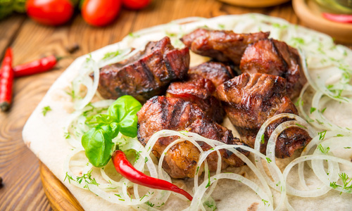 Шашлык из свинины в луковом маринаде