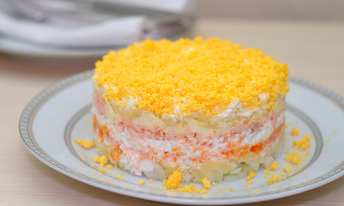 Слоеный салат из моркови