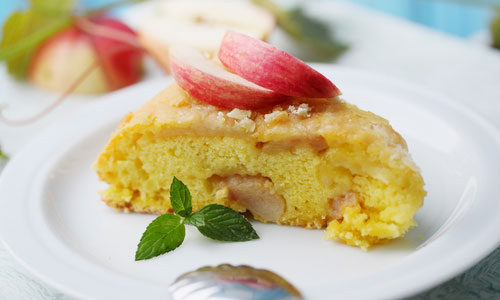 Шарлотка с яблоками в духовке