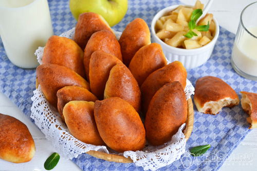 Сладкие пирожки с яблоками
