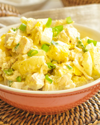 Салат из куриной грудки с ананасами
