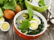 Супы из крапивы: 5 простых и витаминных рецептов