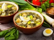 4 лучших рецепта зелёного борща со щавелем: от классики до неожиданных сочетаний