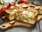 6 рецептов шарлотки с яблоками и корицей: от классики до мультиварки