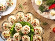 5 рецептов фаршированных яиц: для праздника и повседневного стола