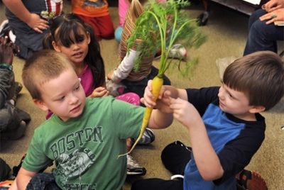 FoodCorps помогает школьным столовым
