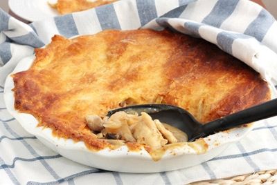 Мужчина ворвался в дом и... приготовил пирог из курицы
