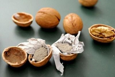 Китайские продавцы кладут цемент в орехи