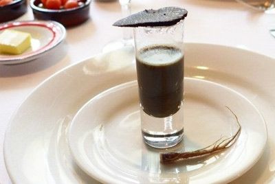 В японском ресторане угощают землёй