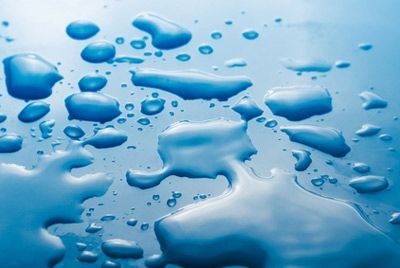 Рекламный щит, создающий питьевую воду