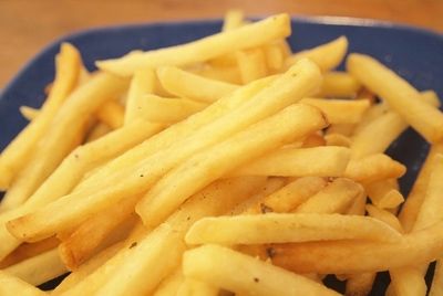 В Британском городе будет запрещена продажа фаст-фуда возле школ