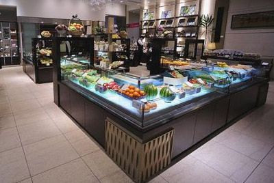 Японский магазин продаёт фрукты как предметы роскоши