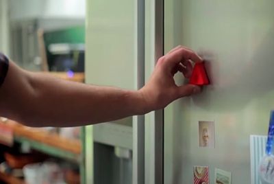 Изобретено устройство для защиты еды