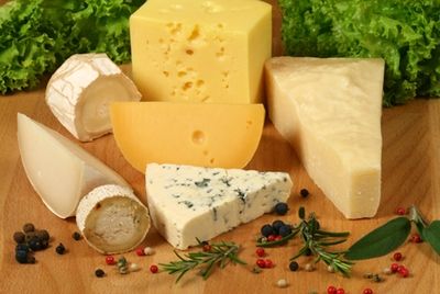 Британская девушка страдает от хронической боязни сыра