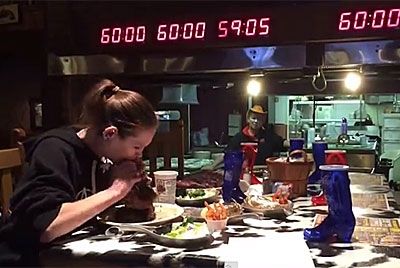 Девушка съела 4 кг мяса за 15 минут