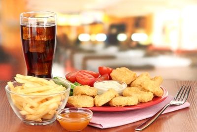 Фаст-фуд делает подростков глупее