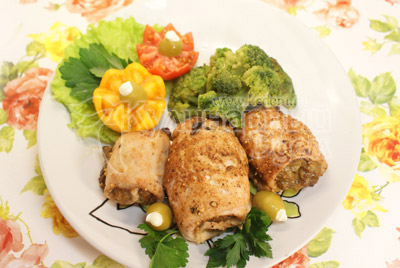 Куриные рулетики с грибами в духовке