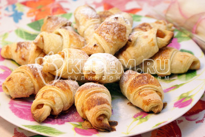 Слойки с курагой