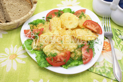 Картофельные дольки под сыром в духовке