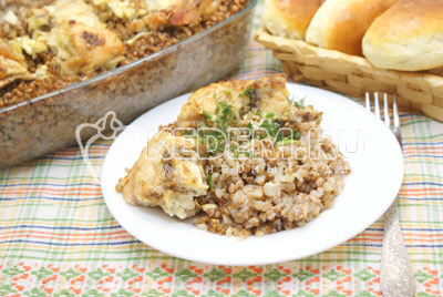 Курица с гречкой в духовке