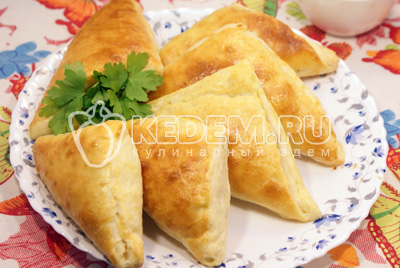 Слоёные пирожки с мясом