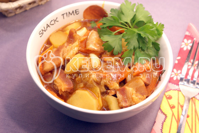 Картофель с белыми грибами и корейкой в мультиварке