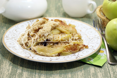 Яблочные дольки с песочной крошкой