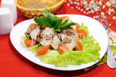 Запеченная куриная грудка с ореховой начинкой