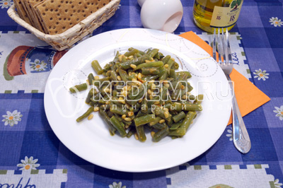 Стручковая фасоль с кедровыми орешками