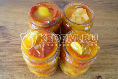 Разложить по баночкам и закупорить