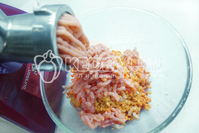 Пропустить так же через мясорубку.