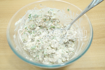 Хорошо перемешать, посолить по вкусу.