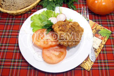 Жареные куриные бедра с хрустящей корочкой готовы