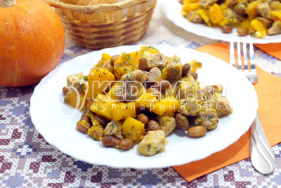 Мясо тушеное с тыквой и фасолью