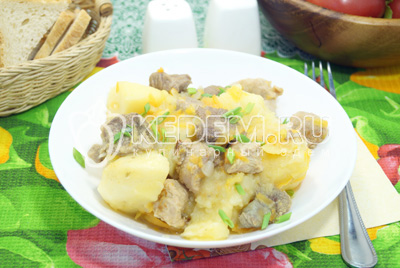 Картофель с мясом в мультиварке готов