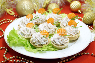 Тарталетки с паштетом из крабового мяса